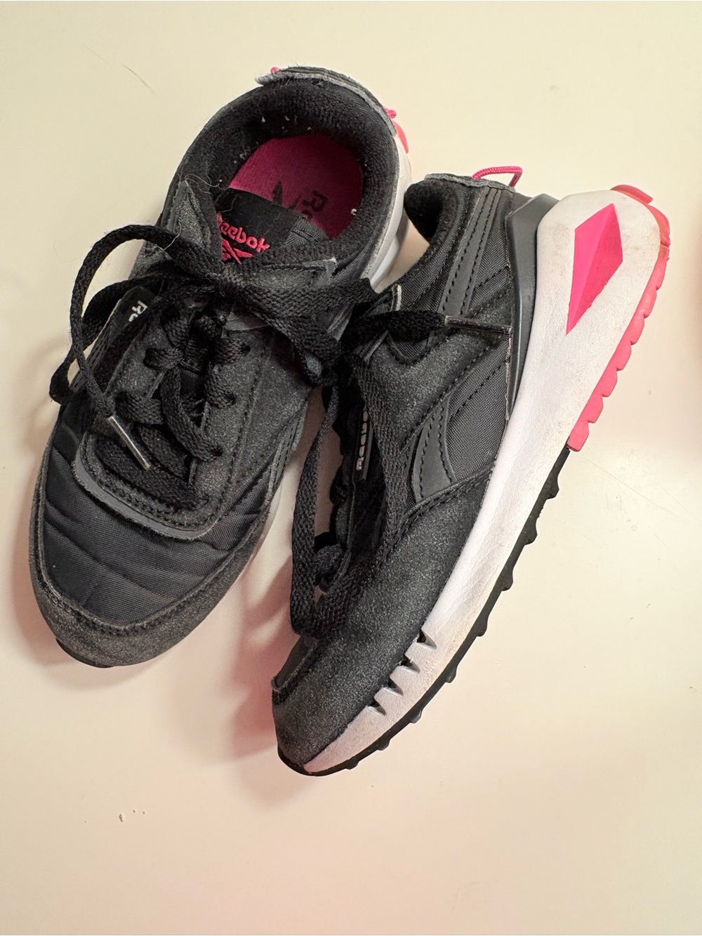 Reebok forte racer Black and Pink Retro Runner Sneakers size 13 little girl